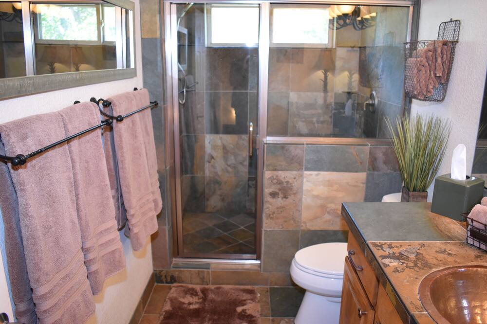 Photo of Bathroom in Mancos