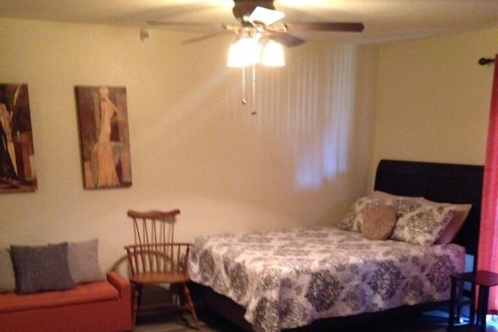 Photo of Bedroom in Holiday Shores