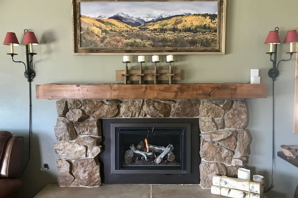 Photo of Livingroom in Estes Park