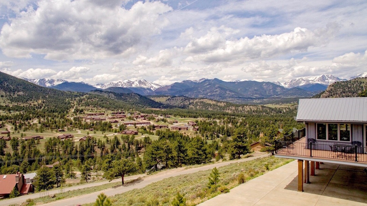 Photo of Outdoor in Windcliff Estates