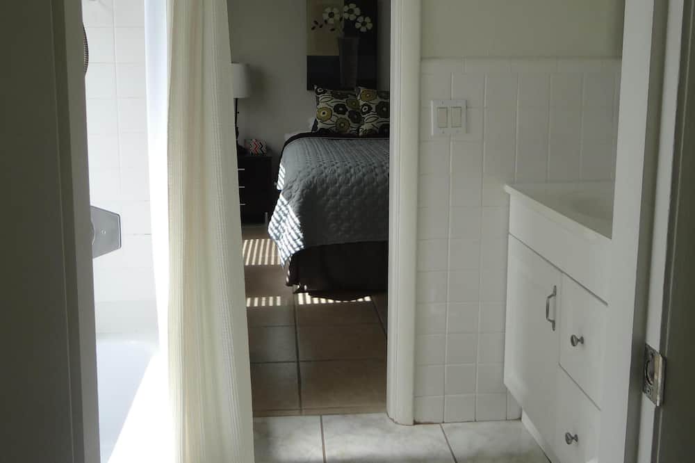 Photo of Bathroom in Harbor Village