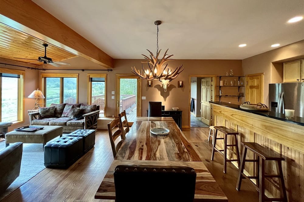 Photo of Livingroom in Crested Butte South