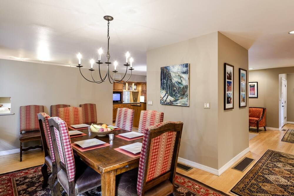 Photo of Livingroom in Snowmass Village