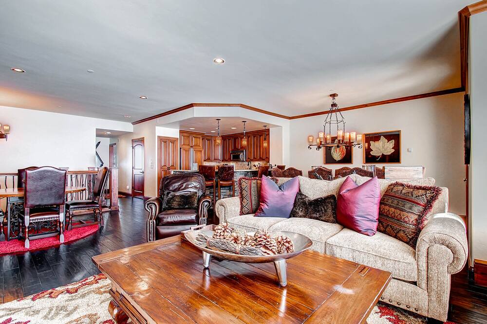 Photo of Livingroom in Highlands Townhomes