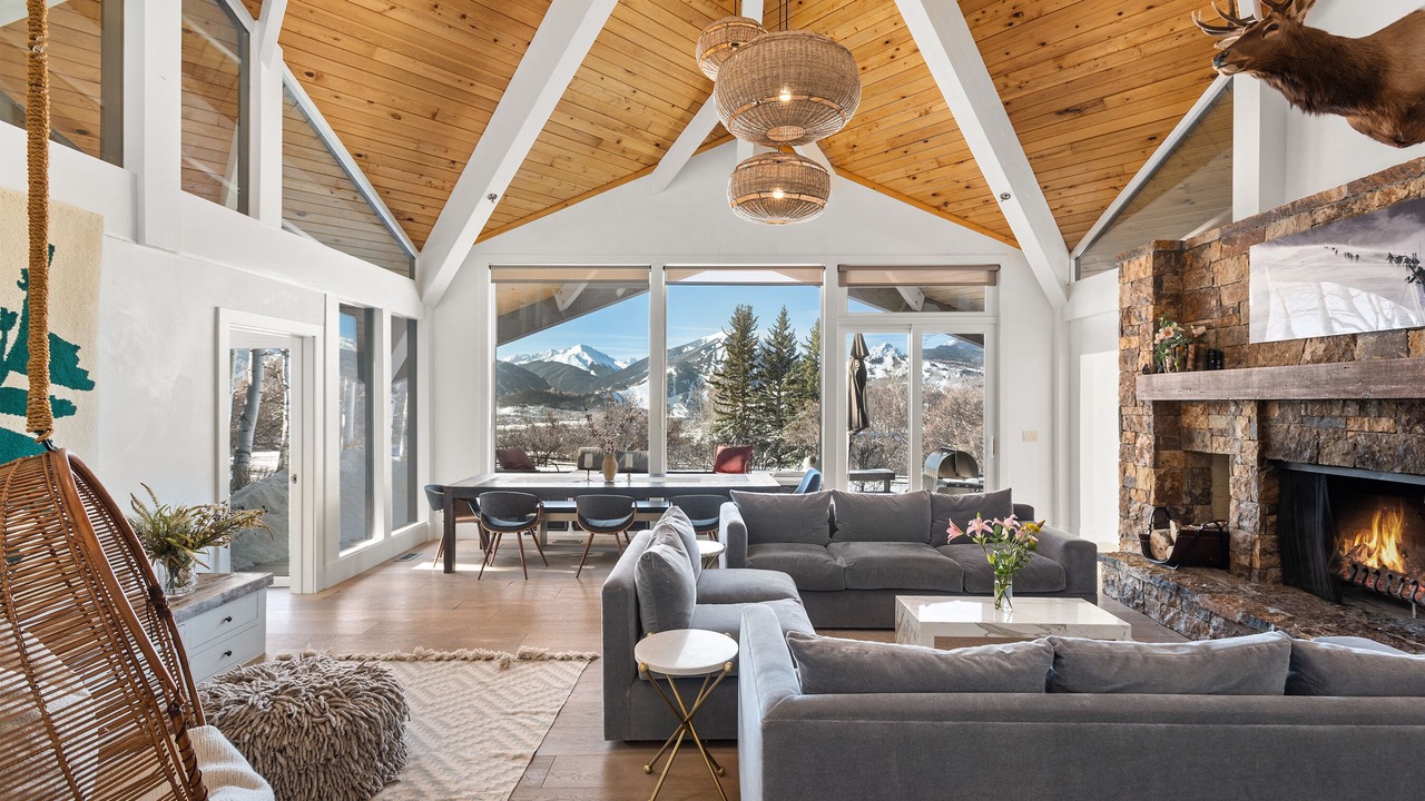 Photo of Livingroom in Starwood