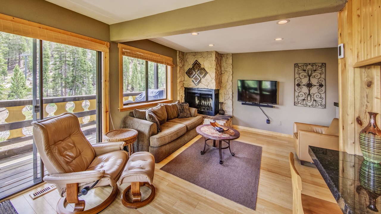 Photo of Livingroom in Tahoe Village
