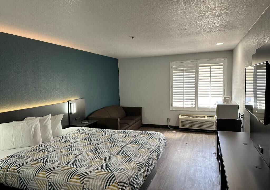 Photo of Bedroom in Lebec