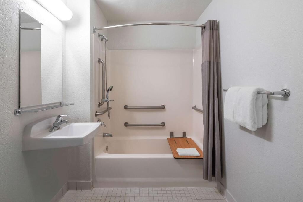 Photo of Bathroom in North State