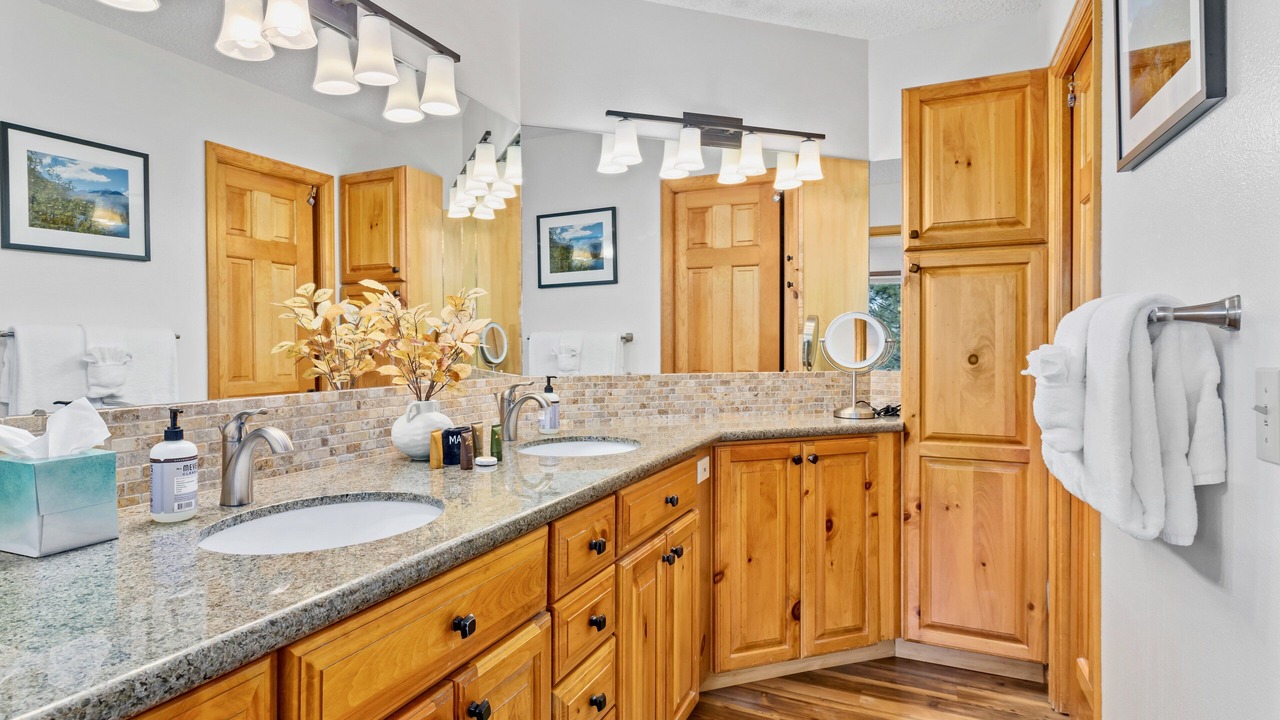 Photo of Bathroom in Windcliff Estates