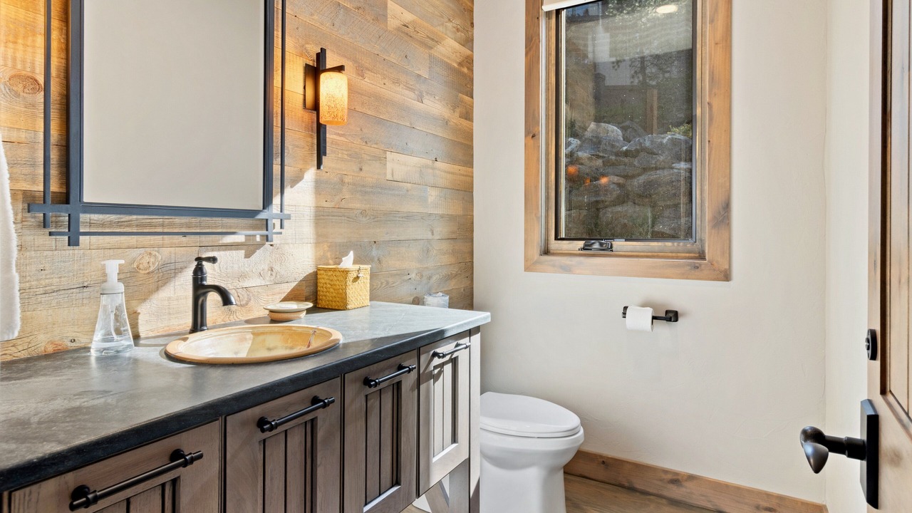 Photo of Bathroom in Windcliff Estates