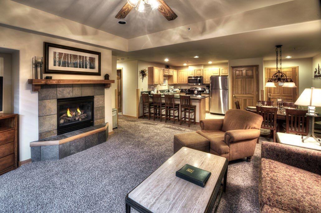 Photo of Livingroom in Peak 9