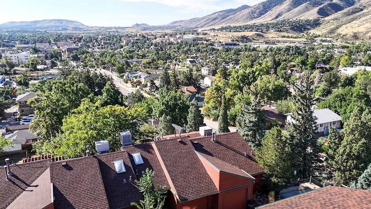 Photo of Outdoor in Golden
