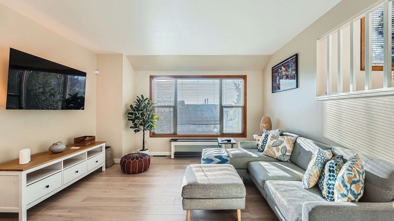Photo of Livingroom in Golden