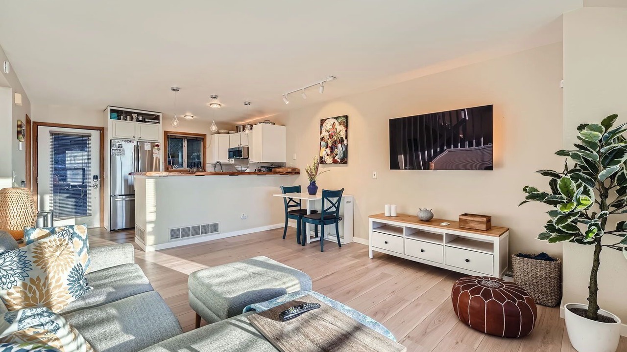 Photo of Livingroom in Golden