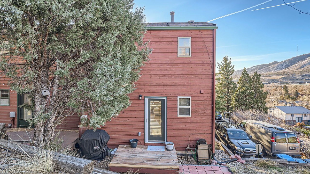 Photo of Outdoor in Golden