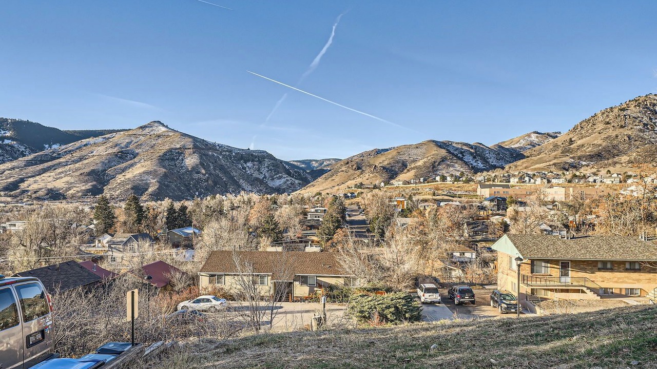 Photo of Outdoor in Golden