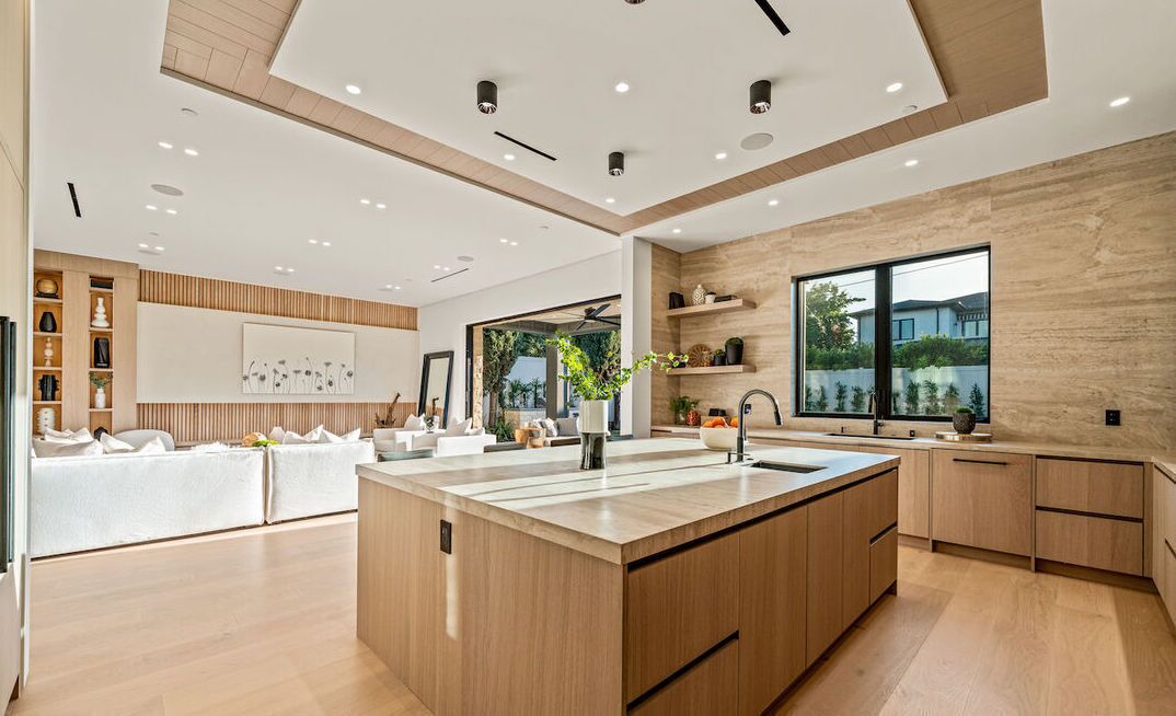 Photo of Others in Encino