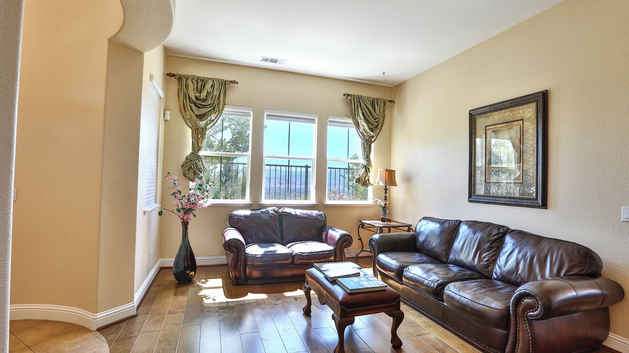 Photo of Livingroom in Silver Creek