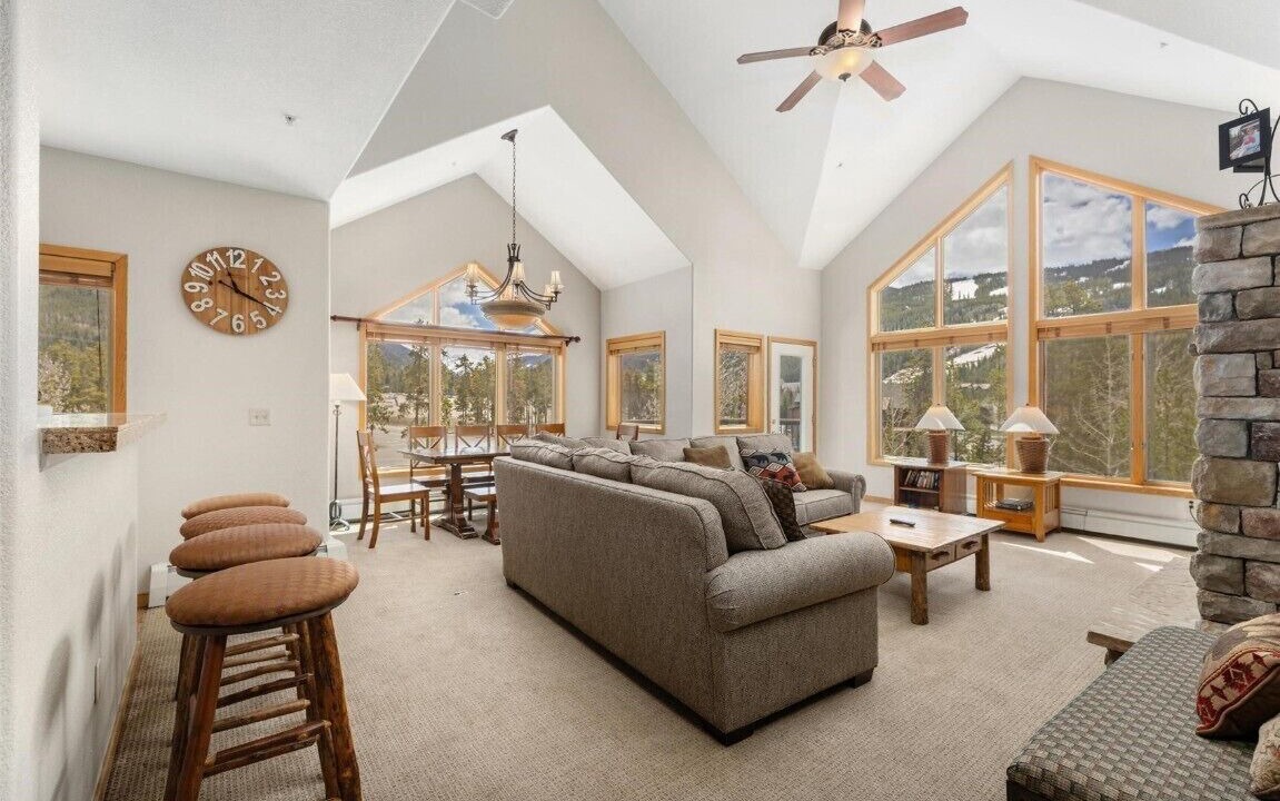 Photo of Livingroom in Mountain House