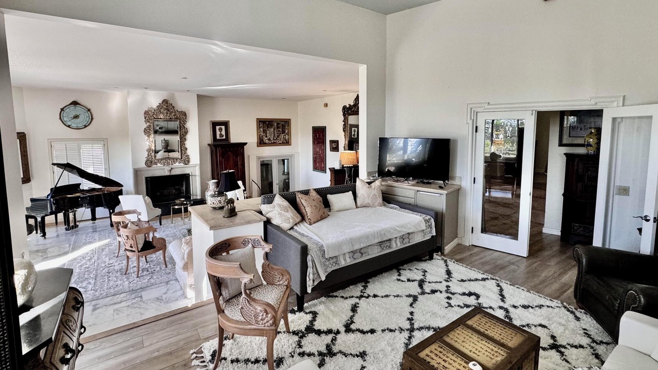 Photo of Livingroom in Toro Canyon