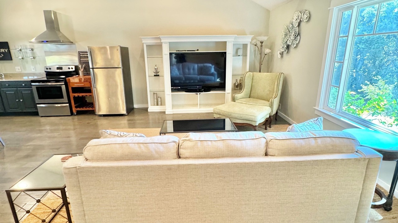 Photo of Livingroom in Saratoga
