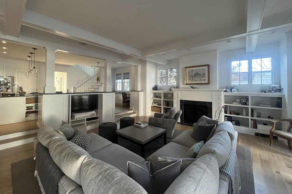 Photo of Livingroom in Newlands