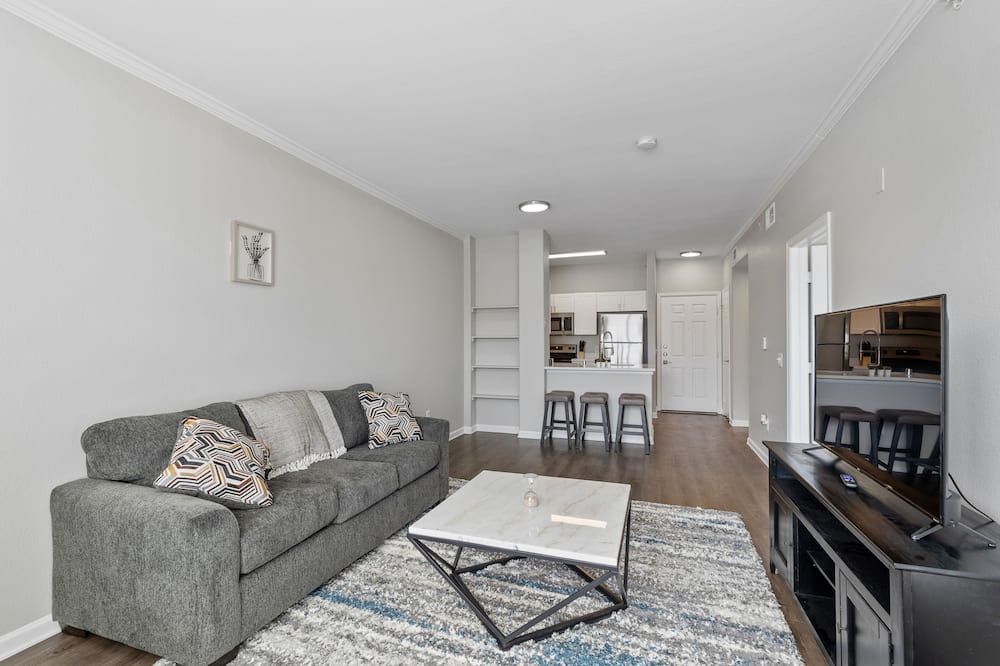 Photo of Livingroom in Englewood