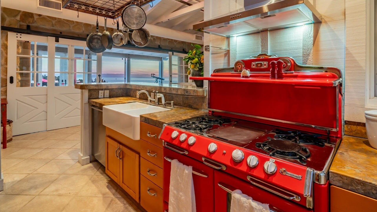 Photo of Kitchen in Toro Canyon