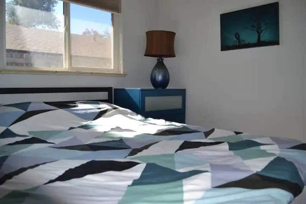 Photo of Bedroom in Jefferson Park