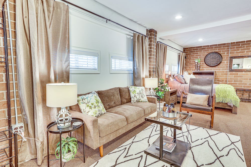 Photo of Livingroom in Greentown