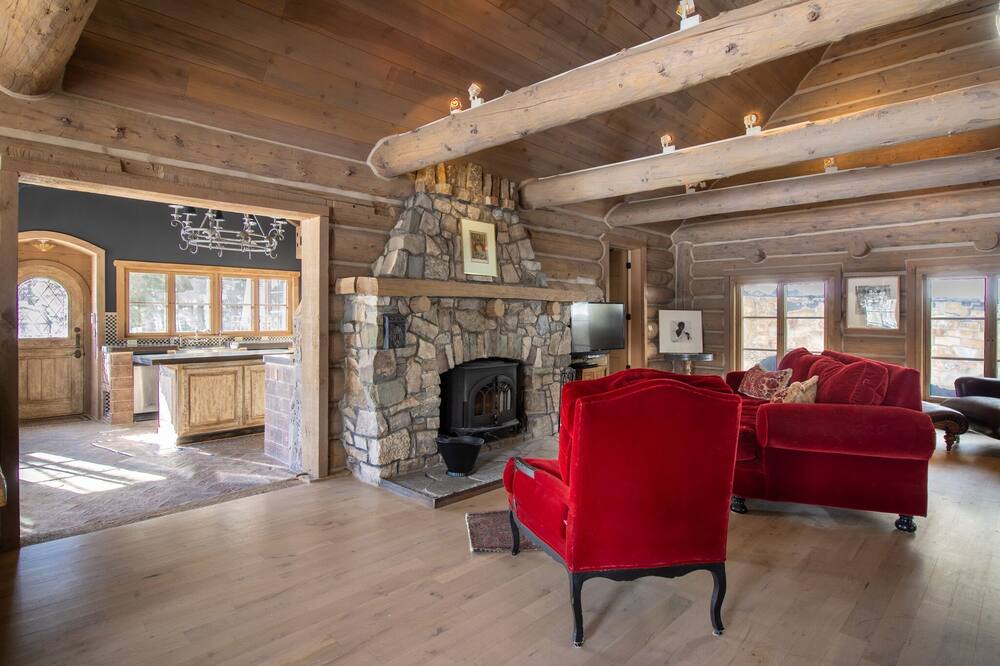 Photo of Livingroom in Columbine Lake