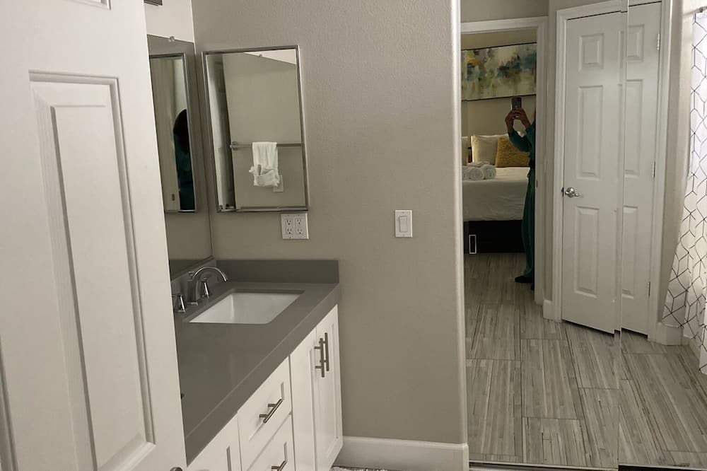 Photo of Bathroom in Summerlin