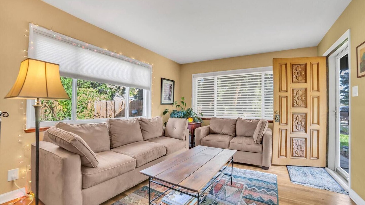 Photo of Livingroom in Athmar Park
