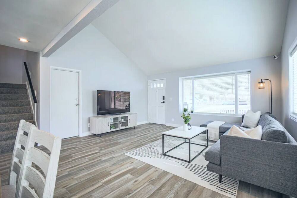 Photo of Livingroom in Spring Valley