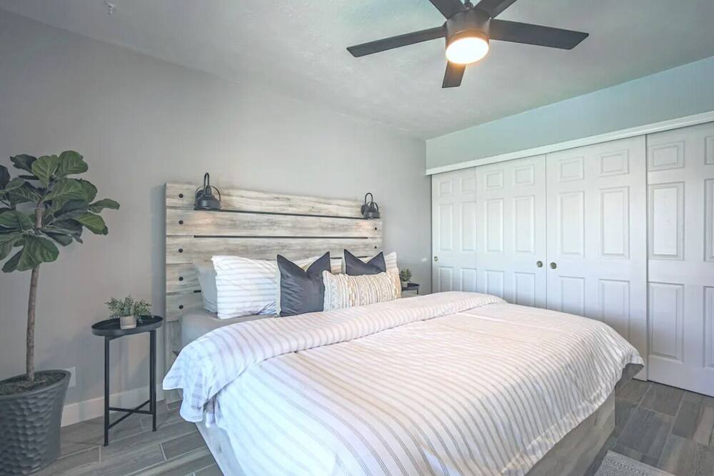 Photo of Bedroom in Spring Valley