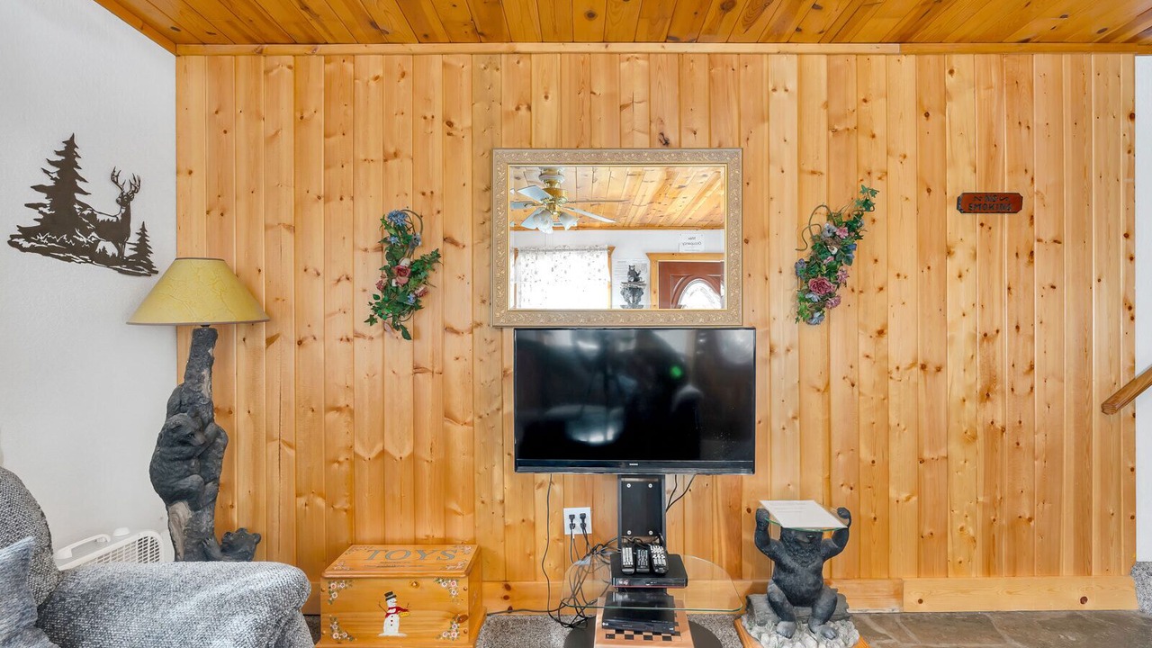 Photo of Livingroom in Yosemite West