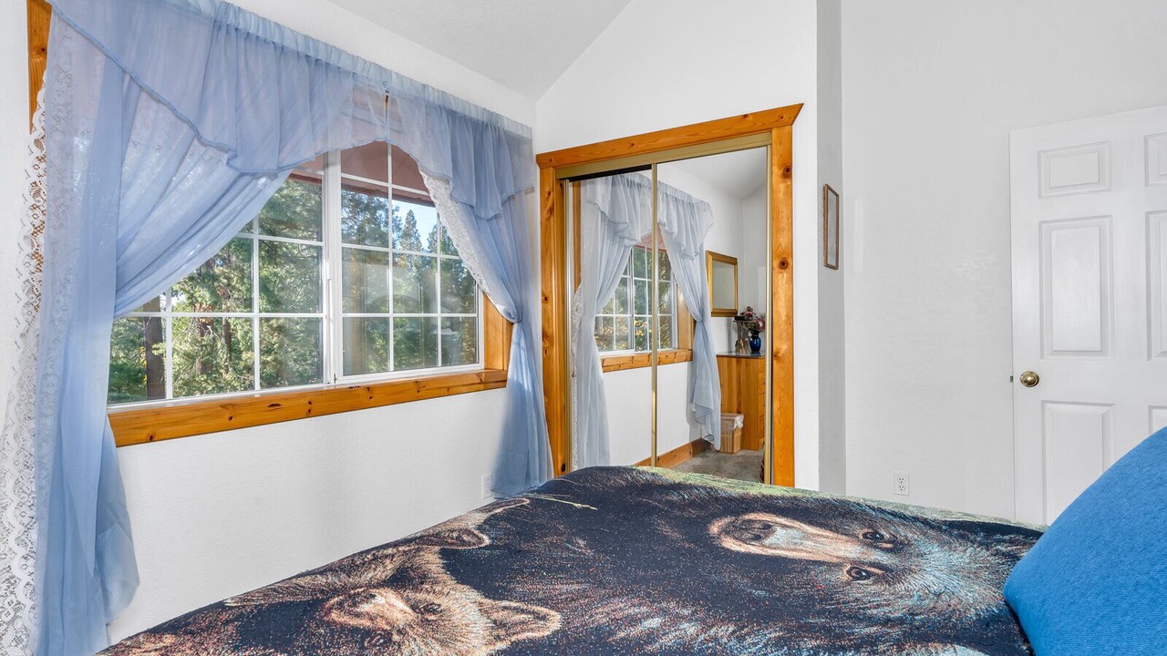 Photo of Livingroom in Yosemite West