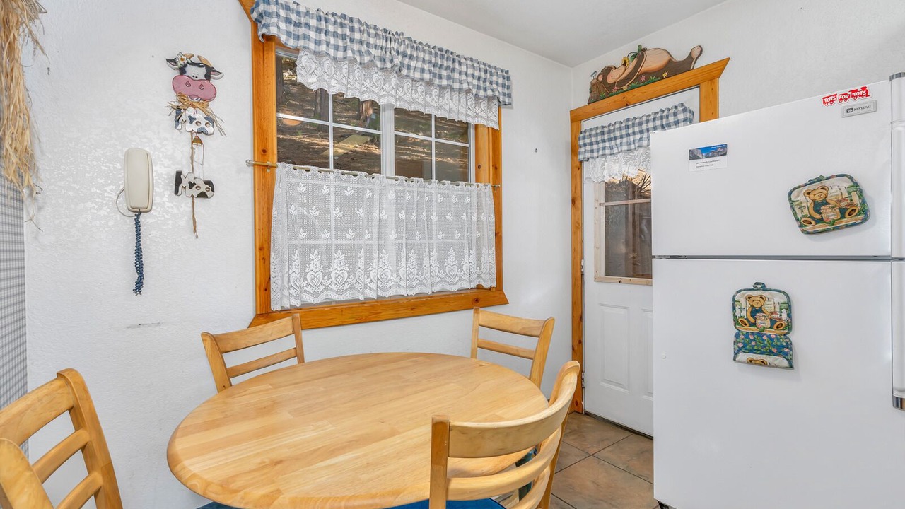Photo of Livingroom in Yosemite West