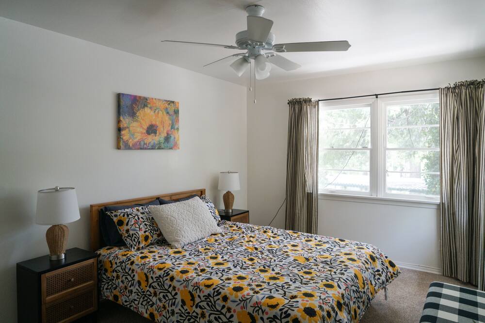 Photo of Bedroom in Crestline