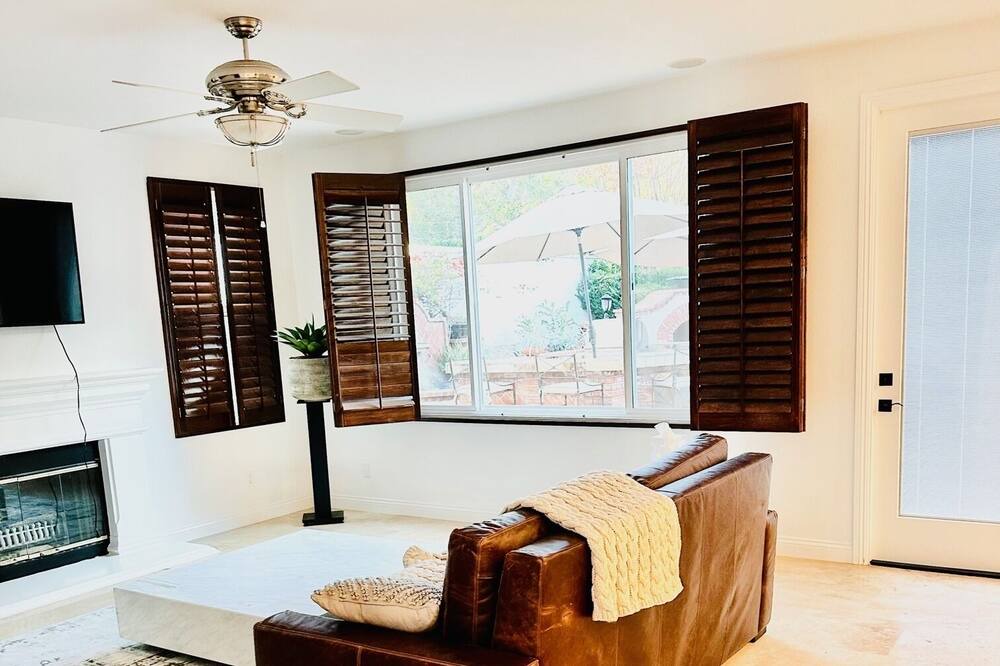Photo of Livingroom in Coto de Caza