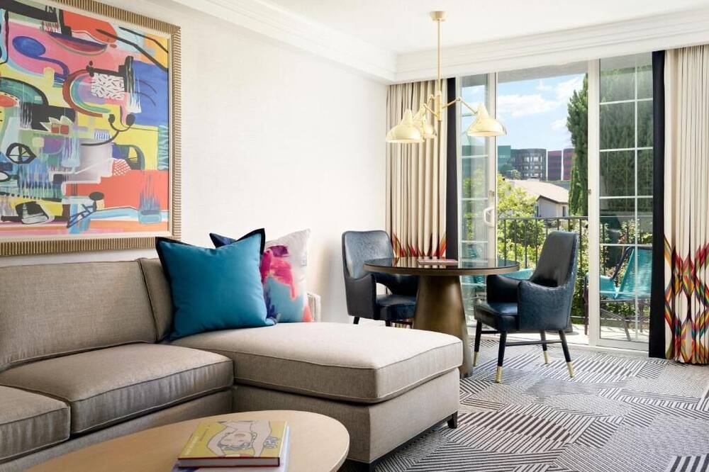 Photo of Livingroom in Tri-West