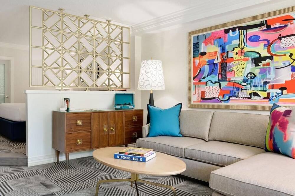 Photo of Livingroom in Tri-West