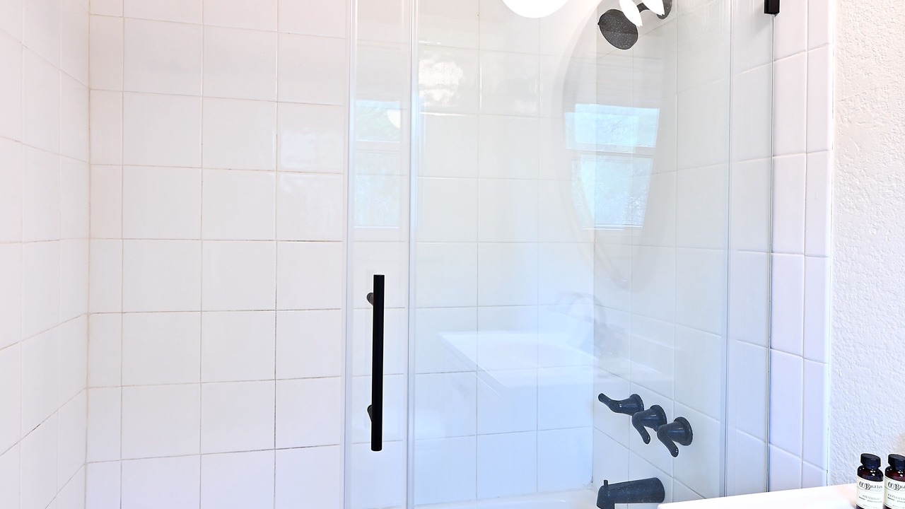 Photo of Bathroom in Tesuque