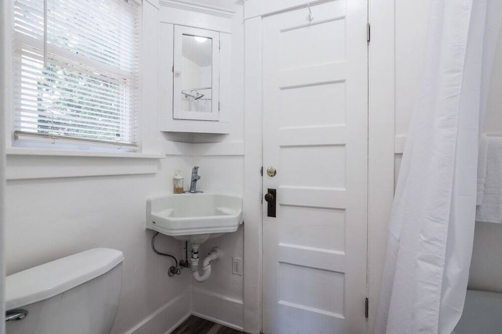 Photo of Bathroom in Willmore