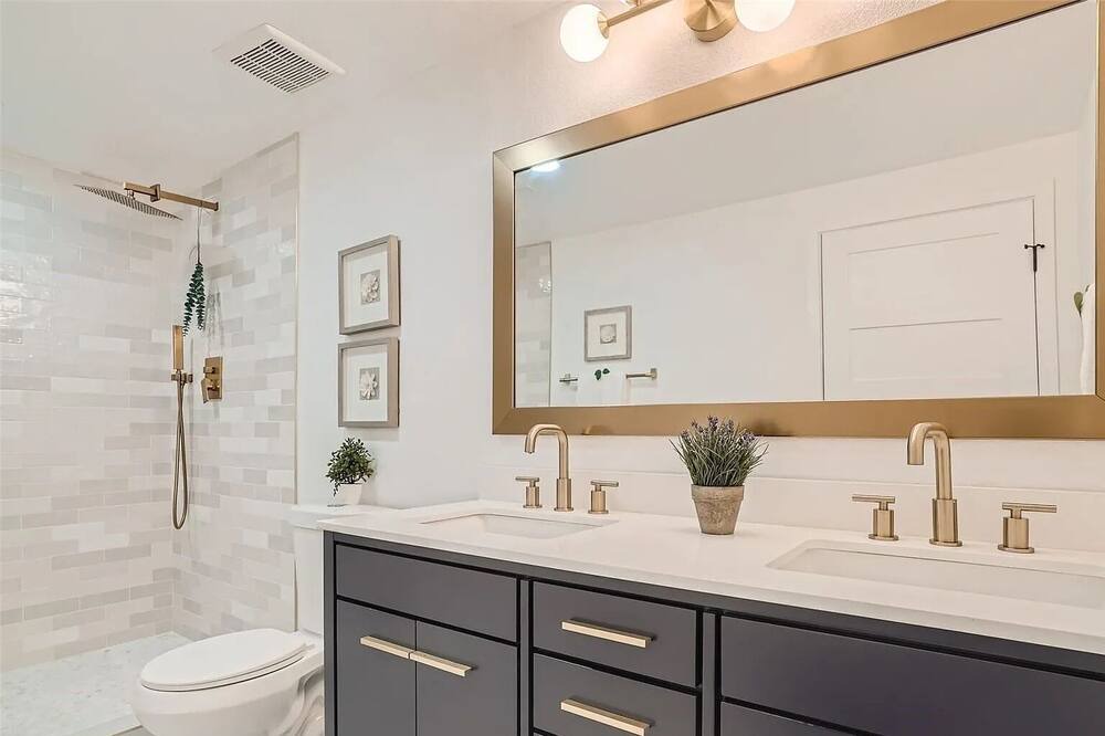 Photo of Bathroom in Ken Caryl Ranch Plains