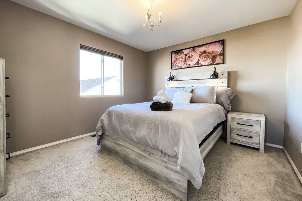 Photo of Bedroom in Cheyenne Meadows