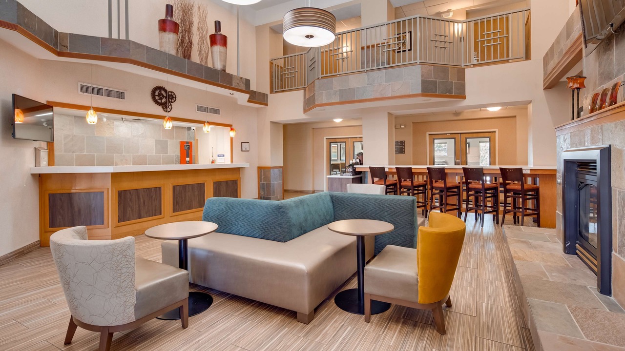 Photo of Livingroom in Aurora