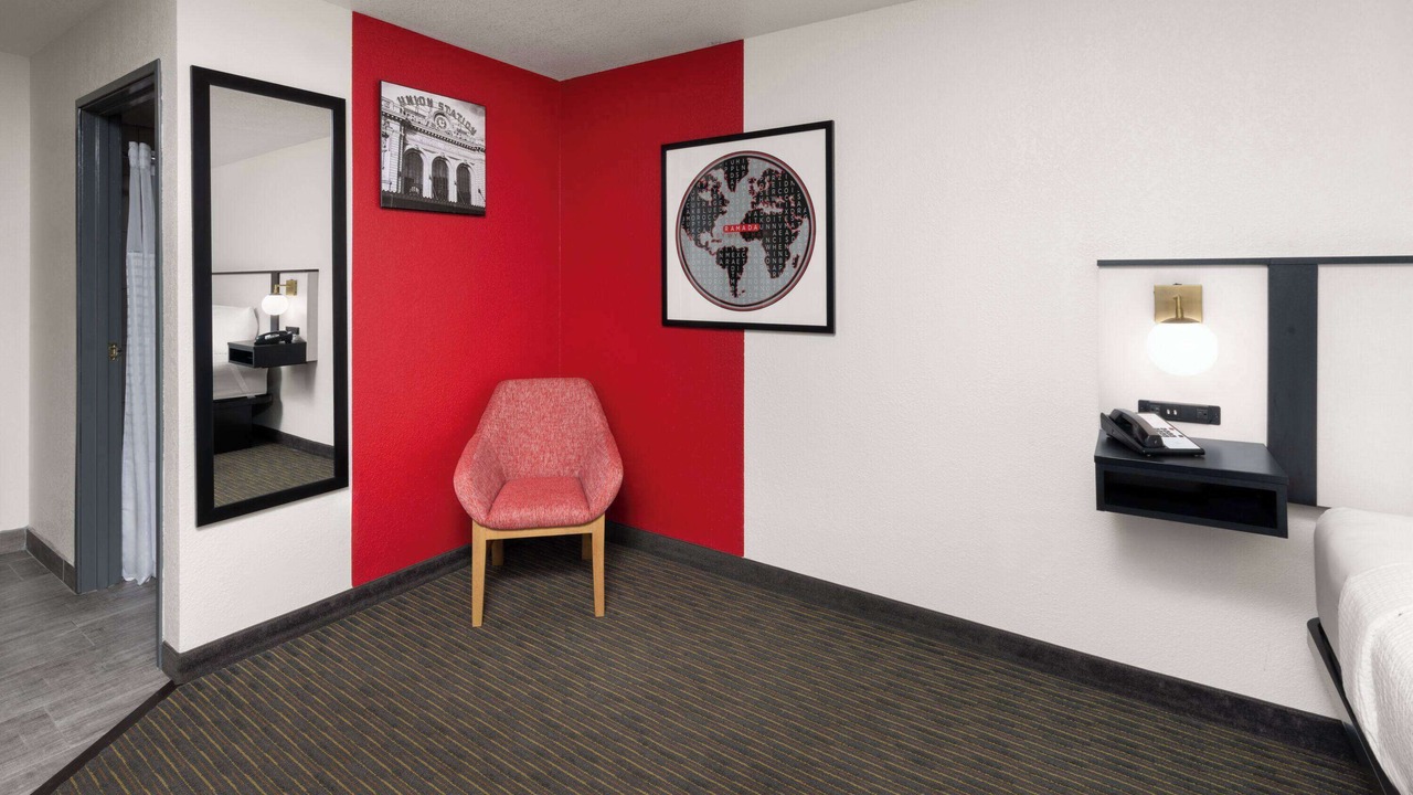 Photo of Bedroom in Aurora