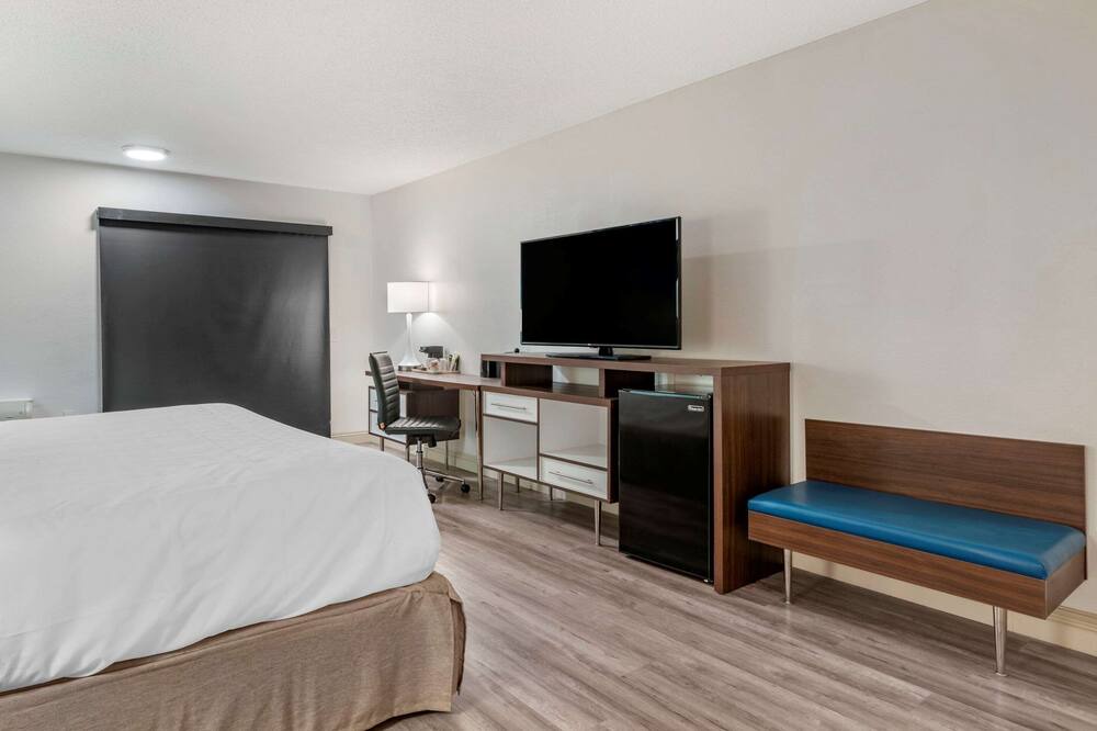 Photo of Bedroom in Raisin