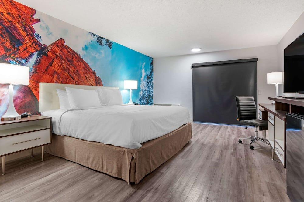 Photo of Bedroom in Raisin